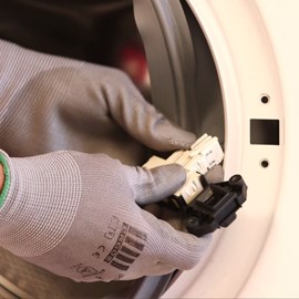 قفل ایمنی یا میکروسوئیچ درب ماشین لباسشویی خراب شده است